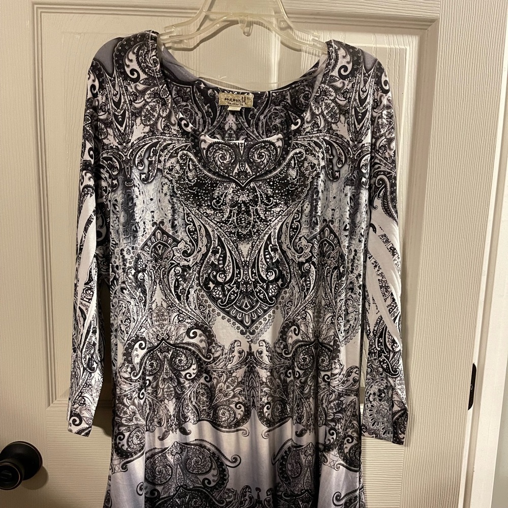 One world Brand 3/4 sleeve top new with tags